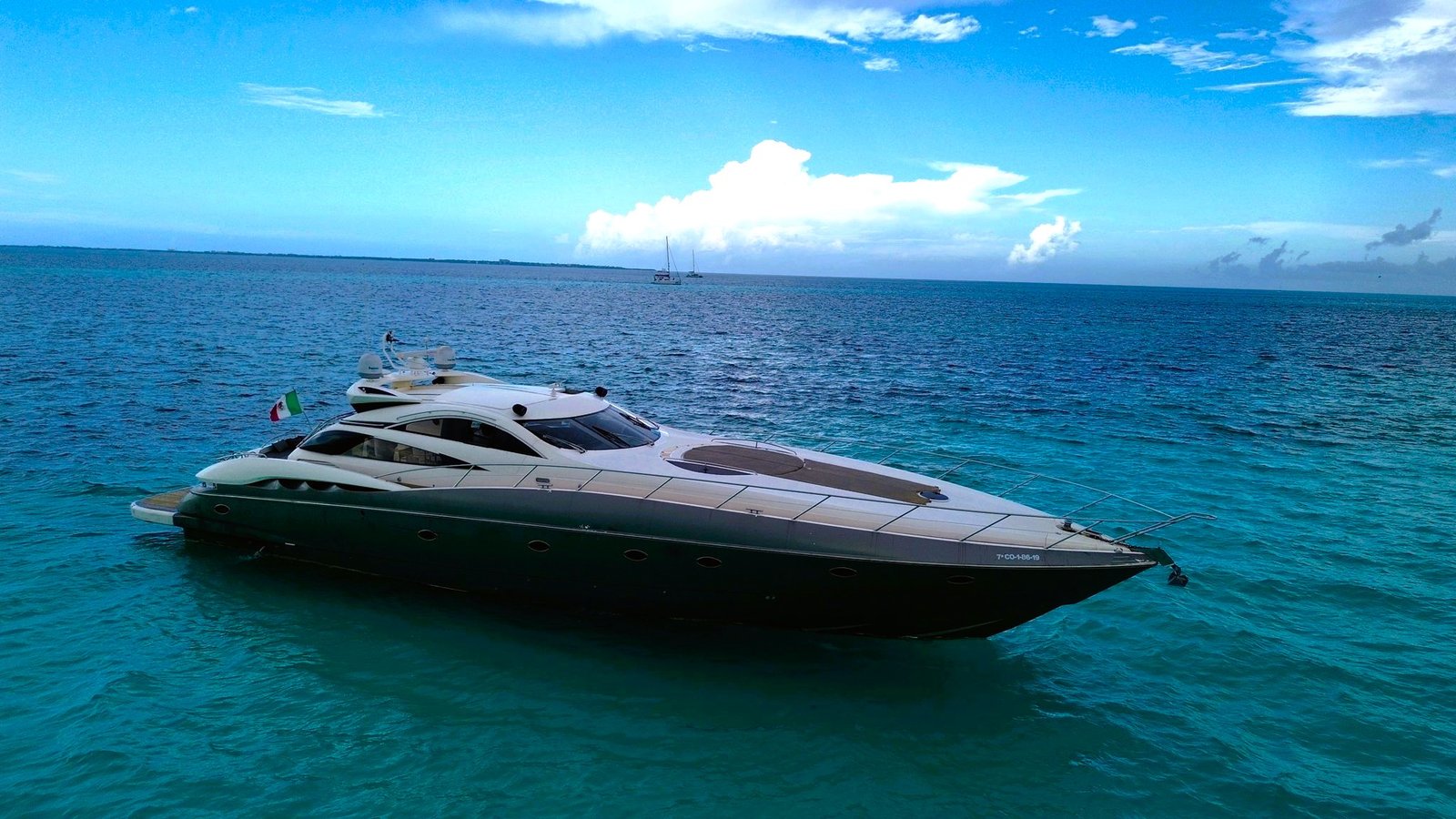 Sunseeker 75 in Cancún by Blue Latitude Travel