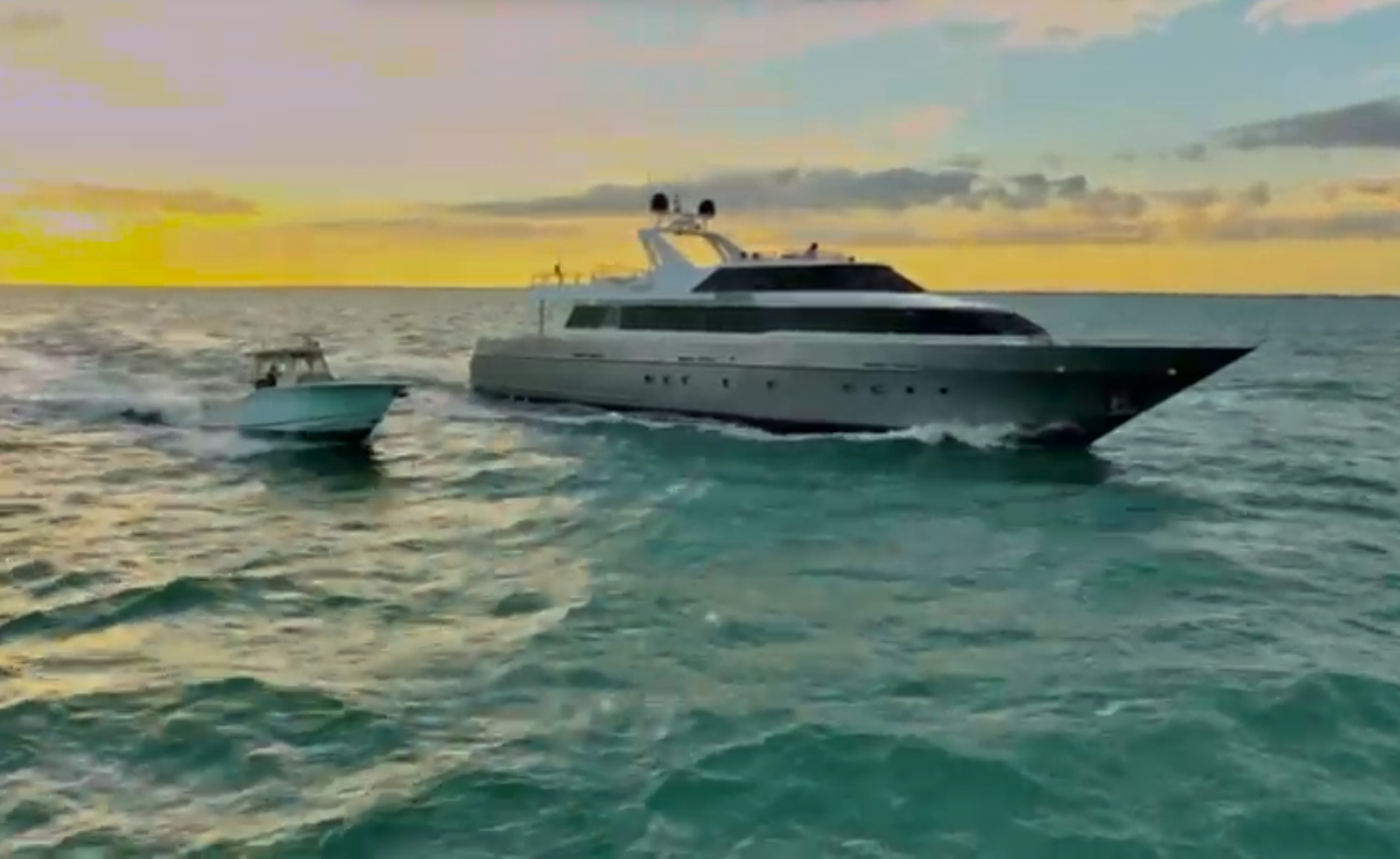 Heesen 118 in Cancún by Blue Latitude Travel